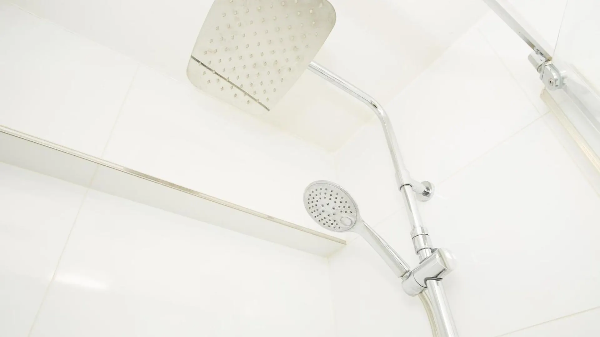 Ile Saint-Louis & Pont De La Tournelle - Cityapartmentstay Paris France