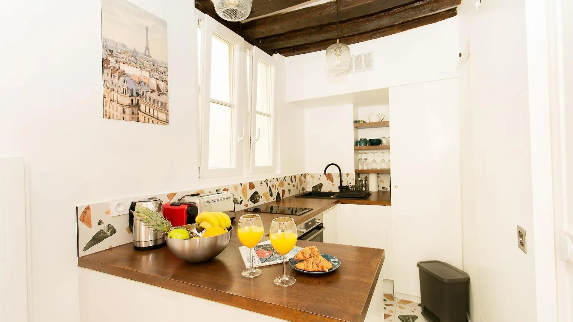 Appartement Ile Saint-Louis & Pont De La Tournelle - Cityapartmentstay Paris France