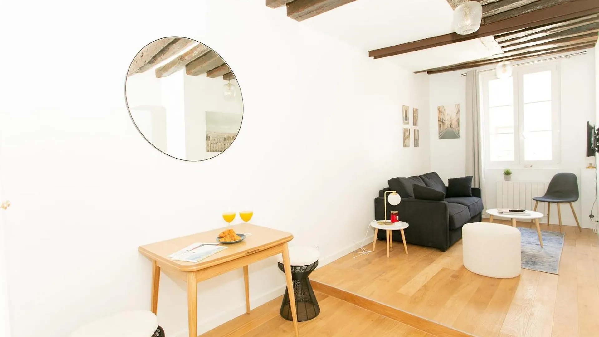 Ile Saint-Louis & Pont De La Tournelle - Cityapartmentstay Paris