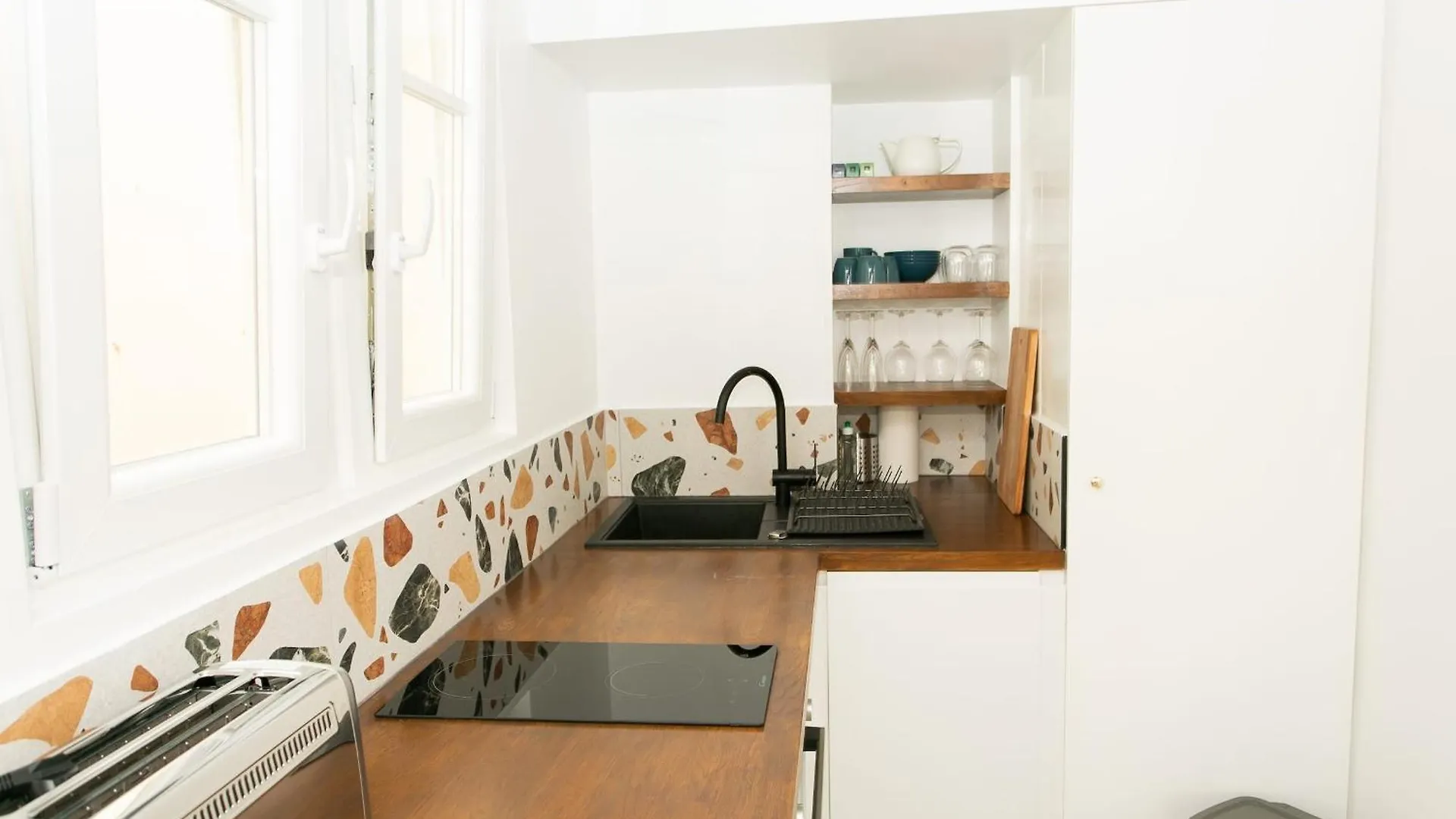 Ile Saint-Louis & Pont De La Tournelle - Cityapartmentstay Paris 0*,  France