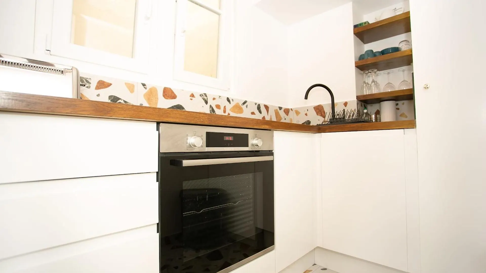 Ile Saint-Louis & Pont De La Tournelle - Cityapartmentstay Paris